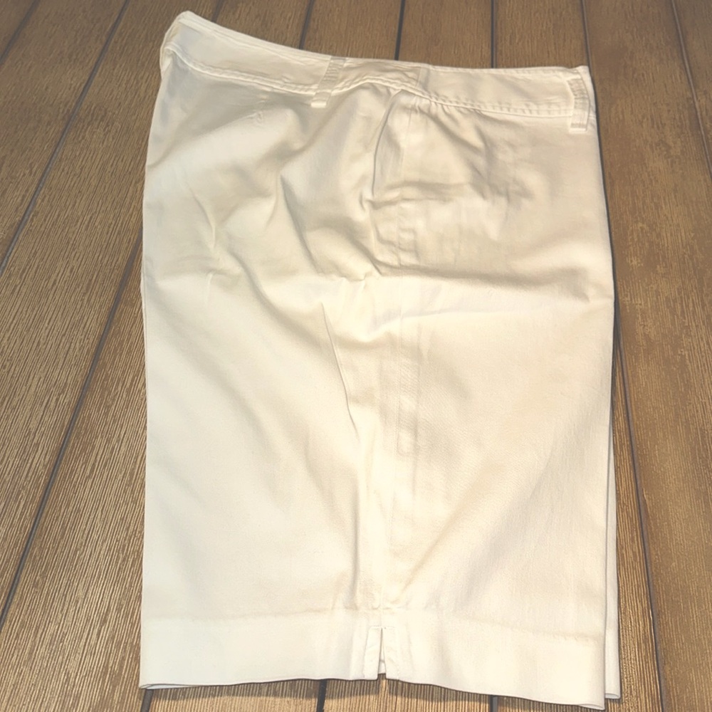 MICHAEL KORS~Size 14~White Bermuda Shorts ~Golf Tennis Pickleball Walking ~